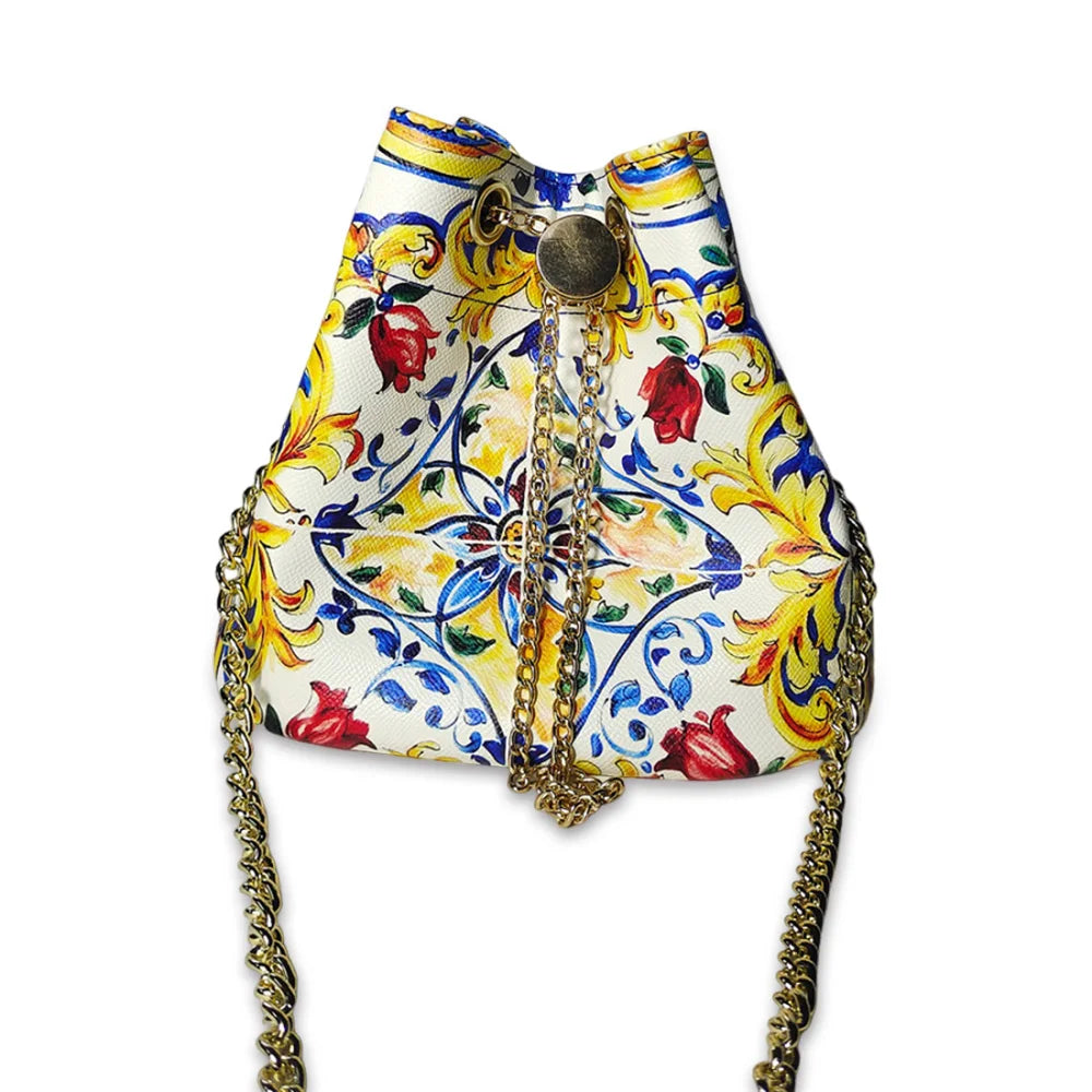 Textured Soft Leather Bucketbag