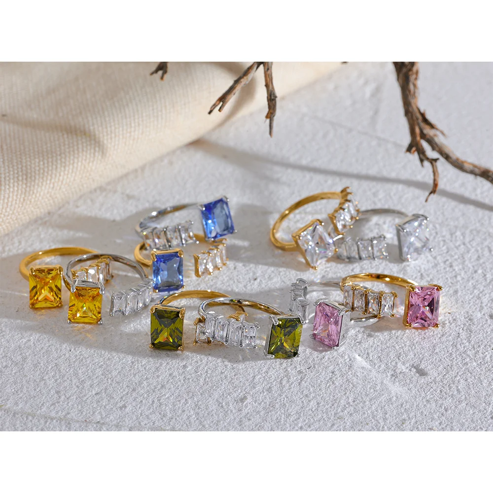 Colorful Charm Rings