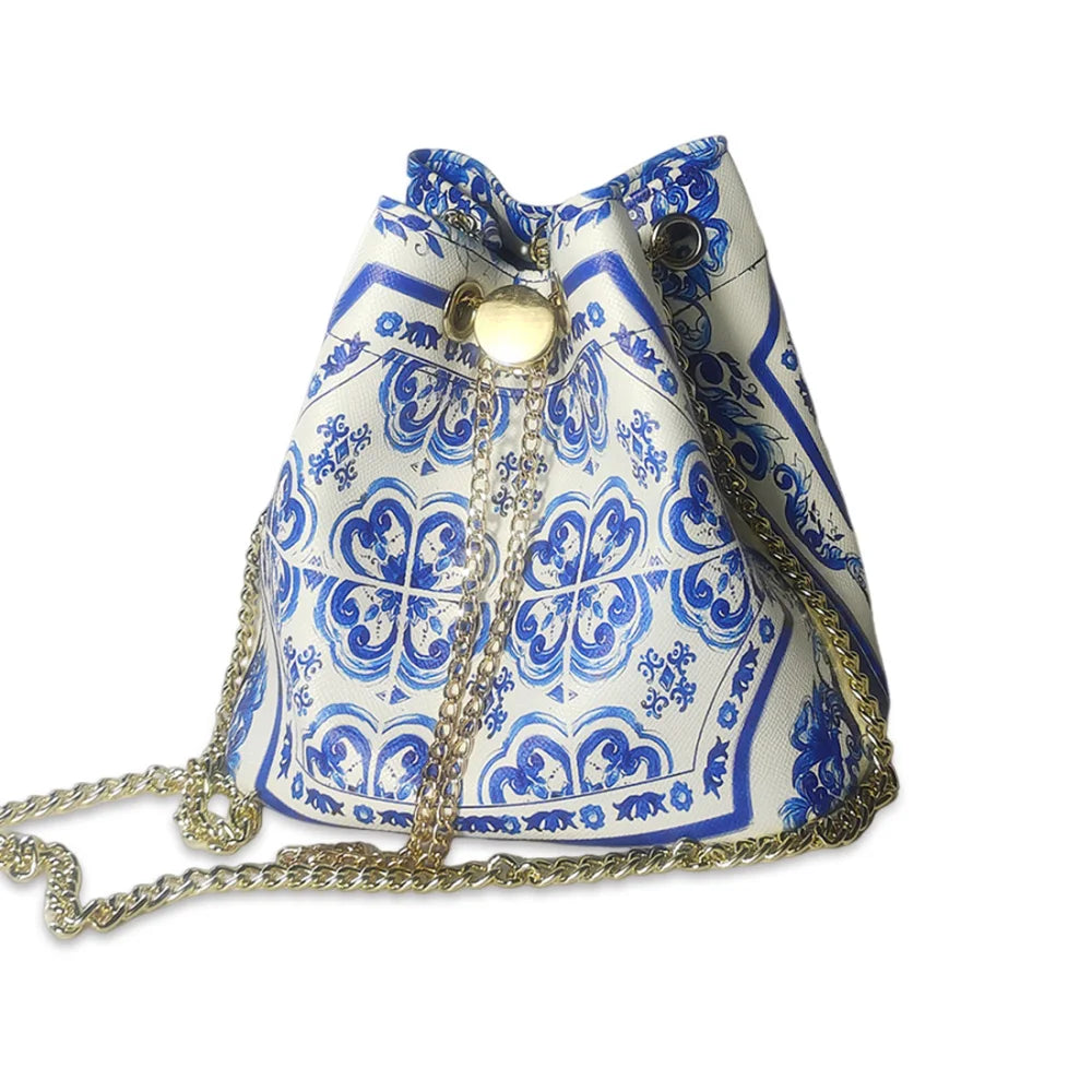 Textured Soft Leather Bucketbag