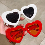 画像をギャラリービューアに読み込む, New Multicolored Heart Shape Sunglasses
