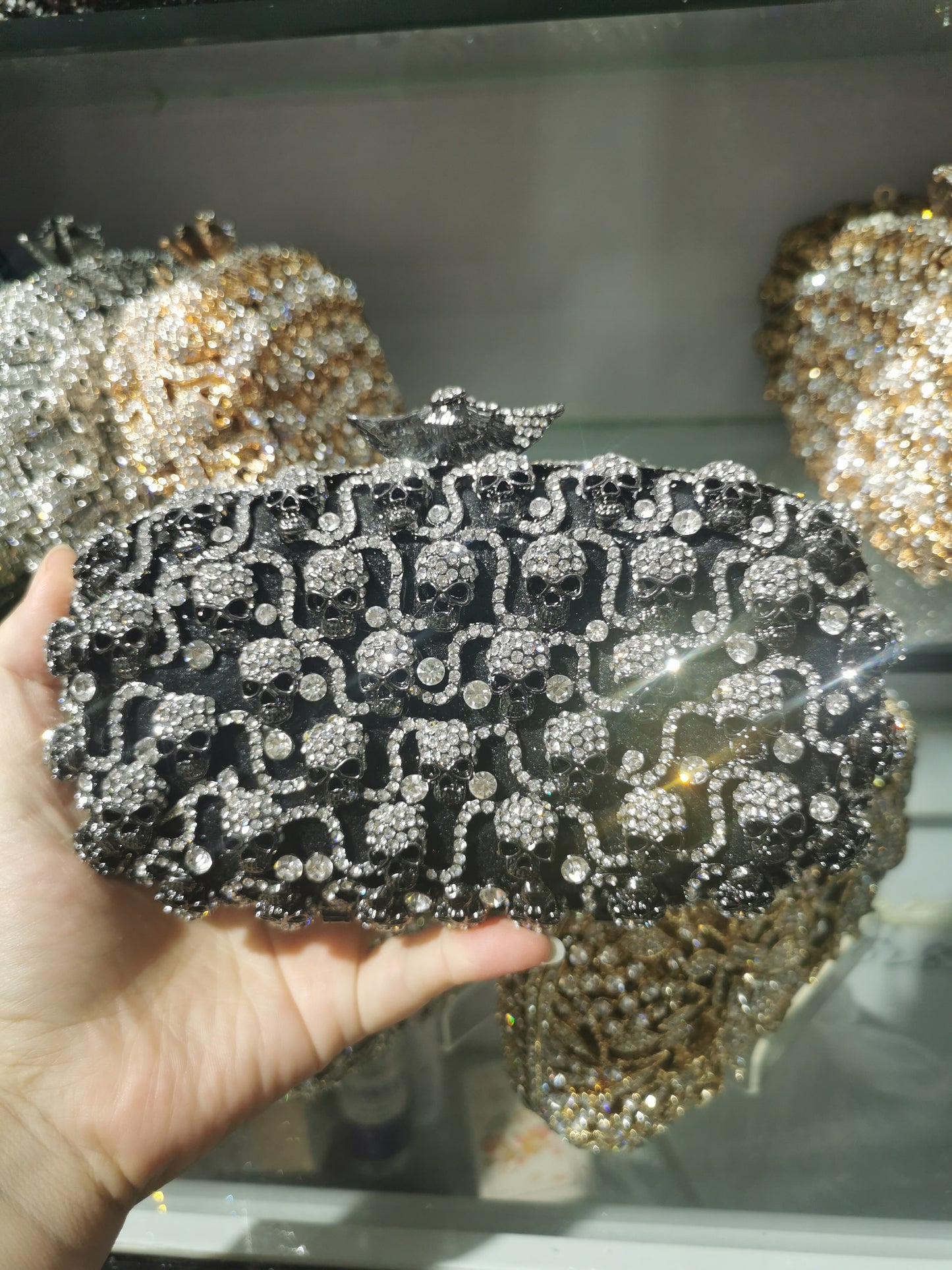 Skull Clutch