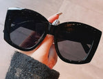 Lade das Bild in den Galerie-Viewer, Vintage Oversized Sunglasses
